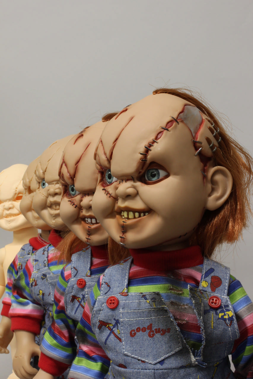 Mezco’s Mega Chucky at different stages of development, there are 179 differences between the 5 dolls shown.