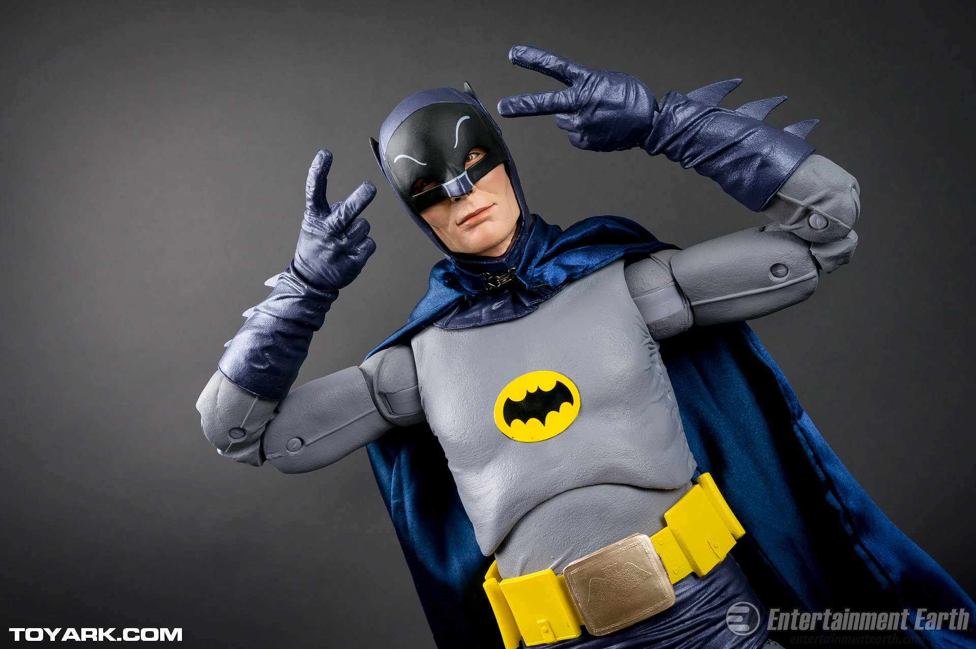 http://www.toyark.com/wp-content/uploads/2014/03/NECA-Quarter-Scale-Batman-27-150x150.jpg