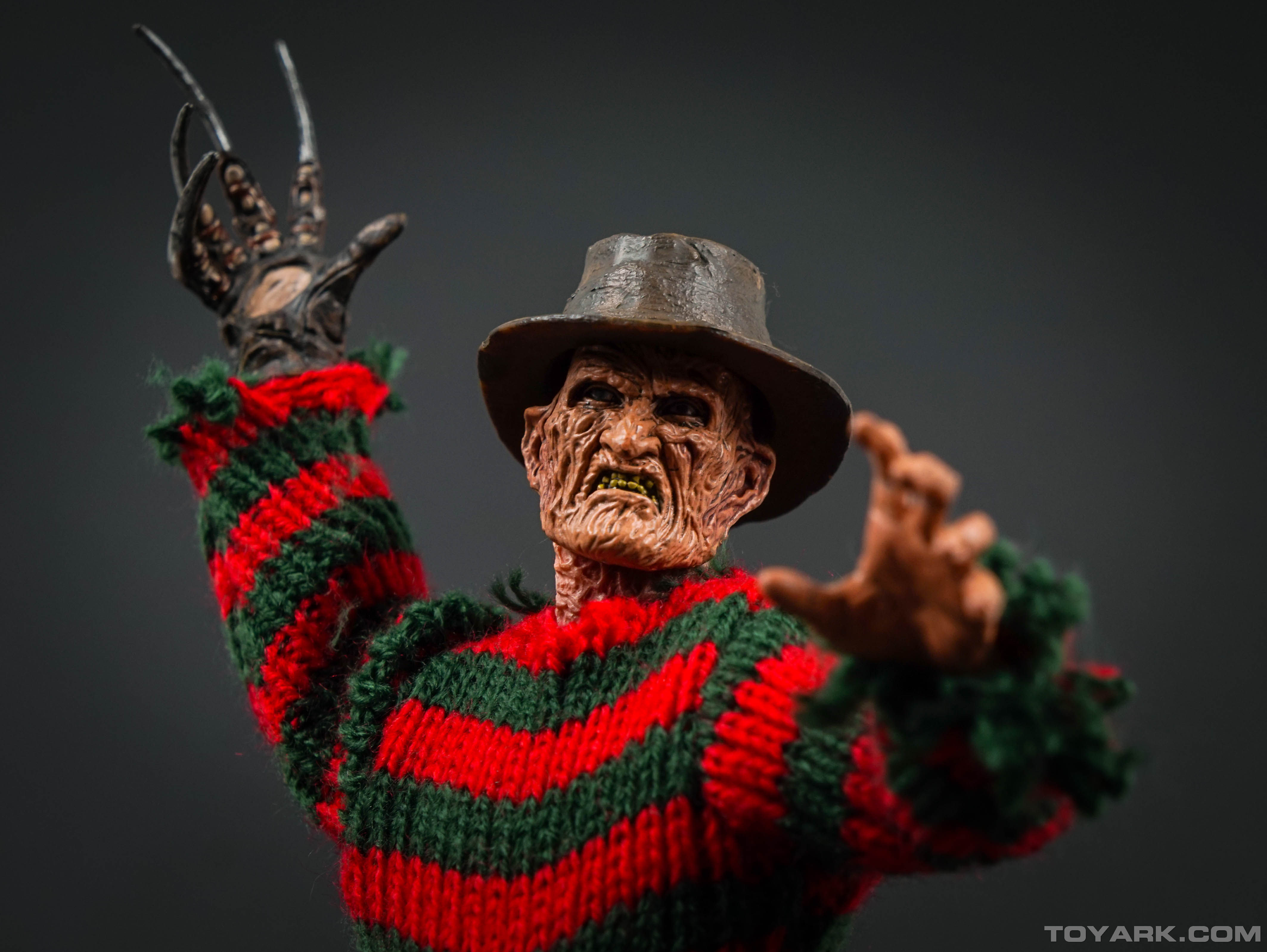 NECA Retro NOES2 Freddy Krueger 015
