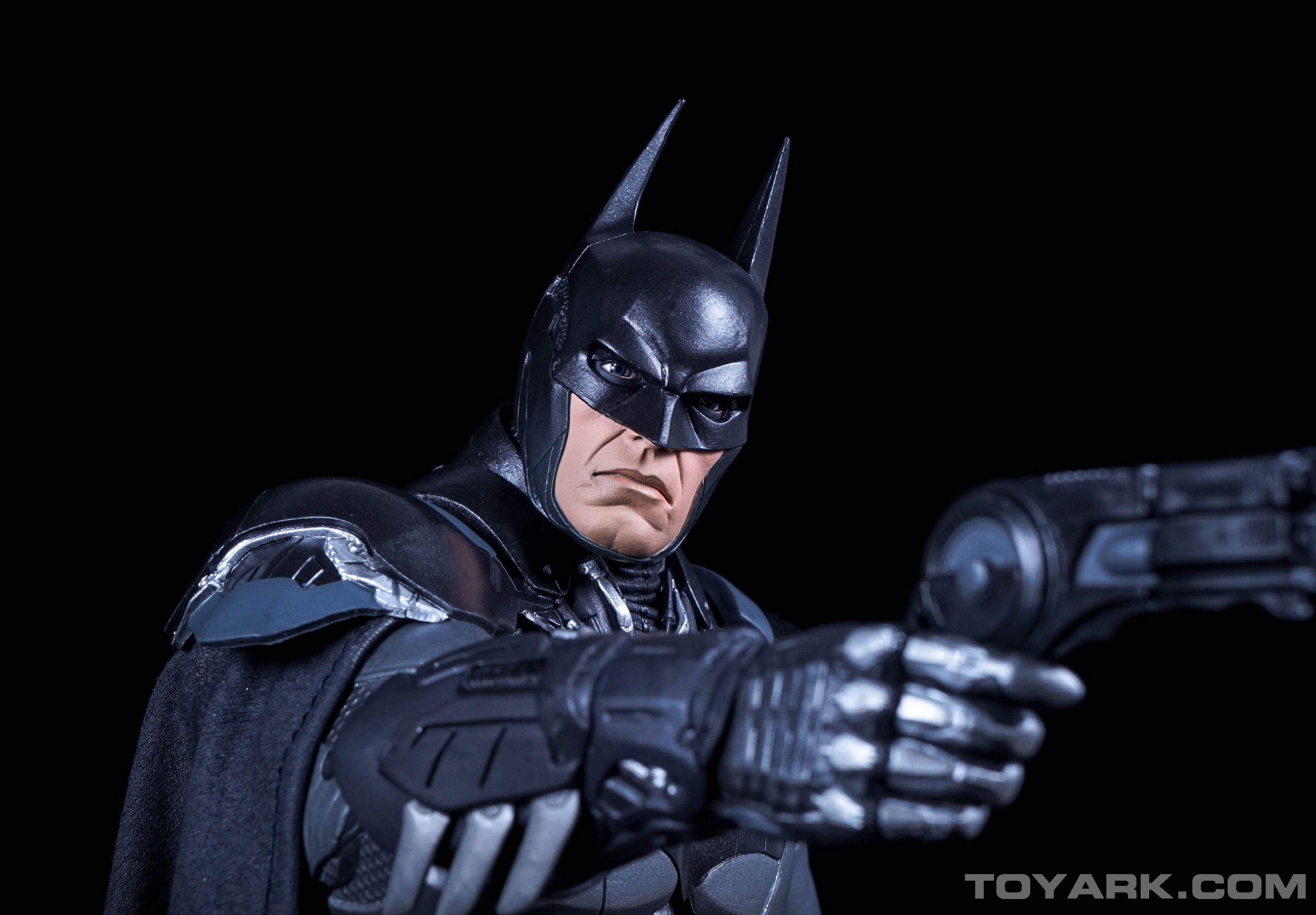 http://www.toyark.com/wp-content/uploads/2015/07/NECA-Arkham-Knight-Batman-041.jpg