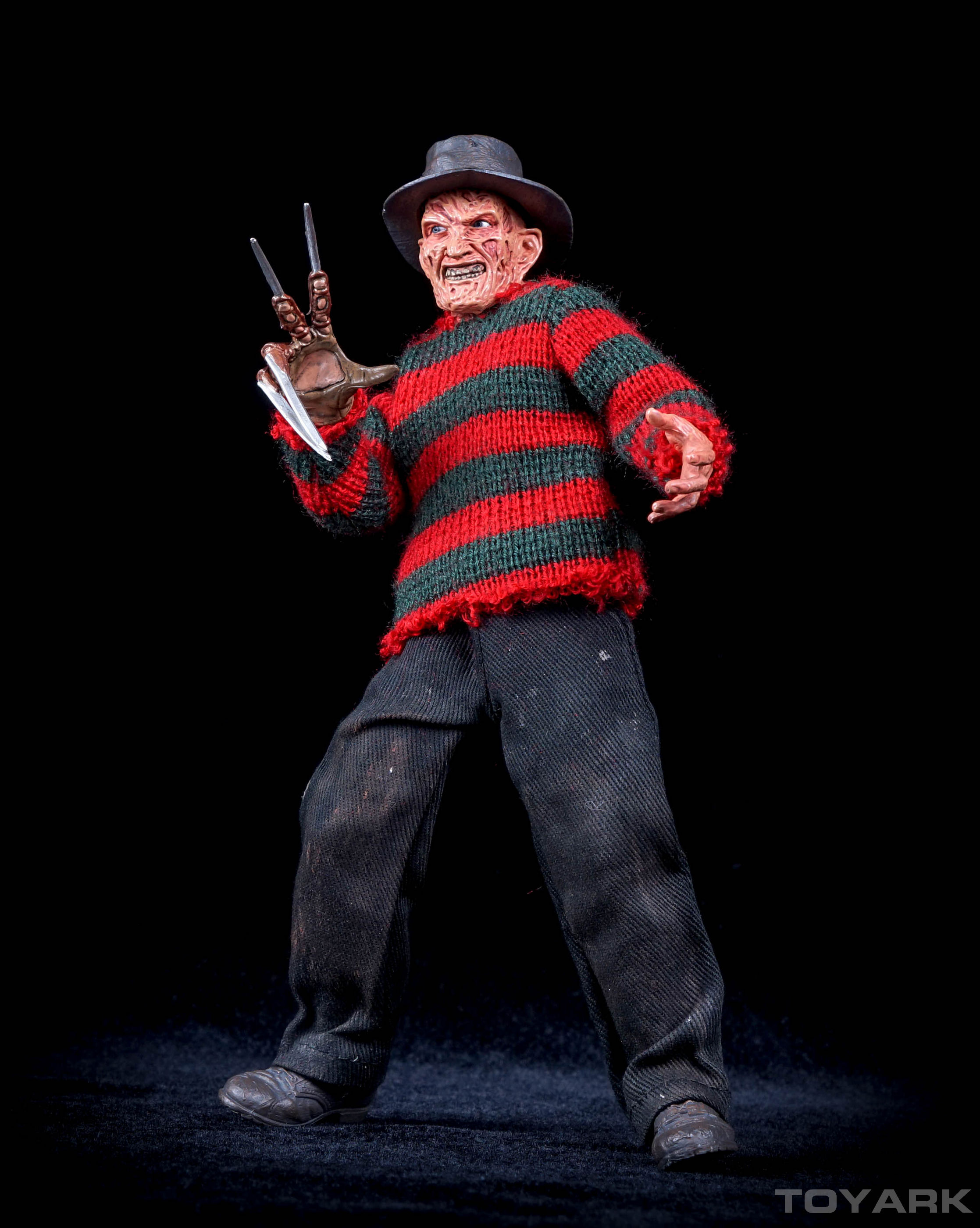 http://www.toyark.com/wp-content/uploads/2015/10/NECA-Dream-Warriors-Retro-Freddy-020.jpg