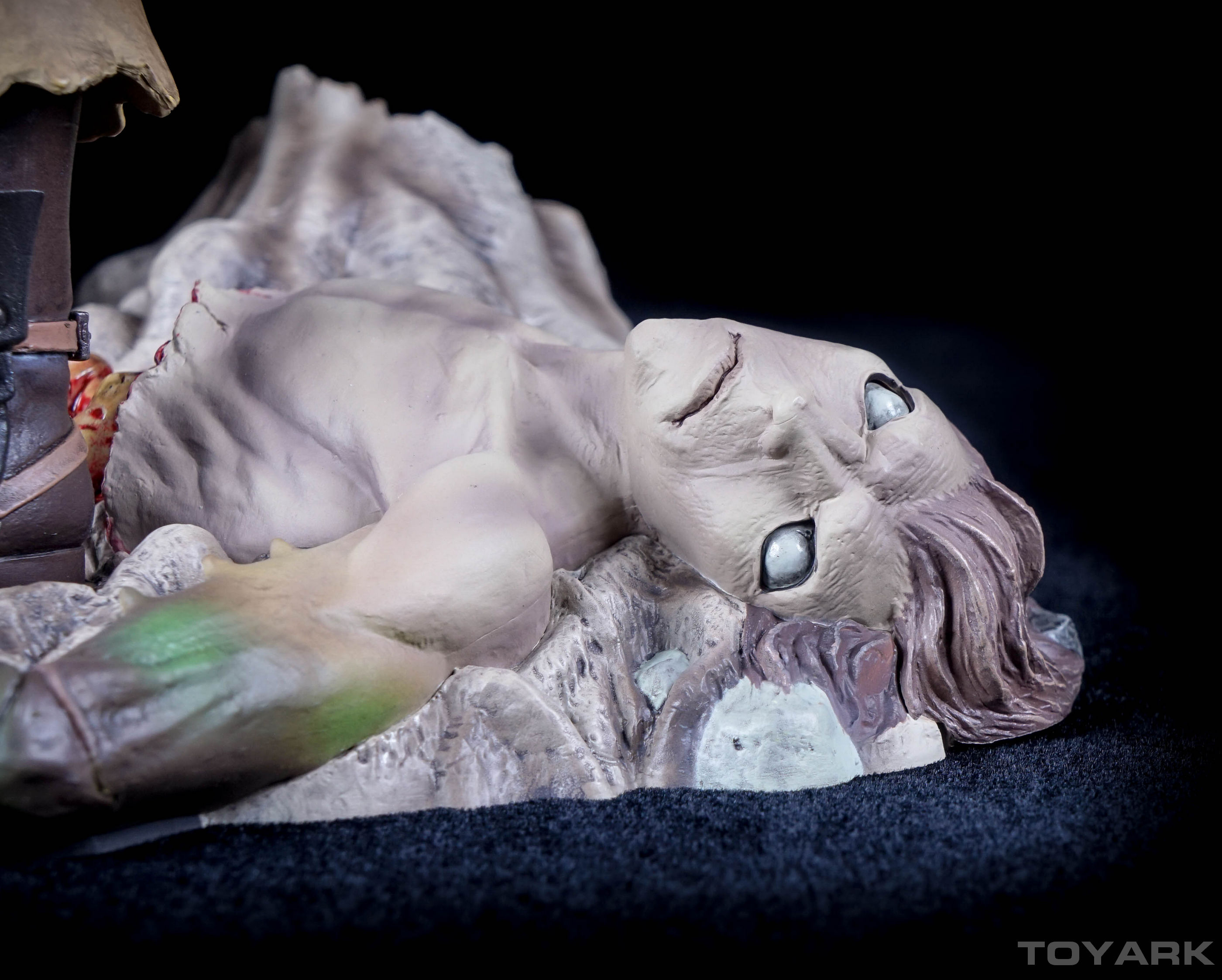 http://www.toyark.com/wp-content/uploads/2015/11/Berserk-Guts-Statue-035.jpg