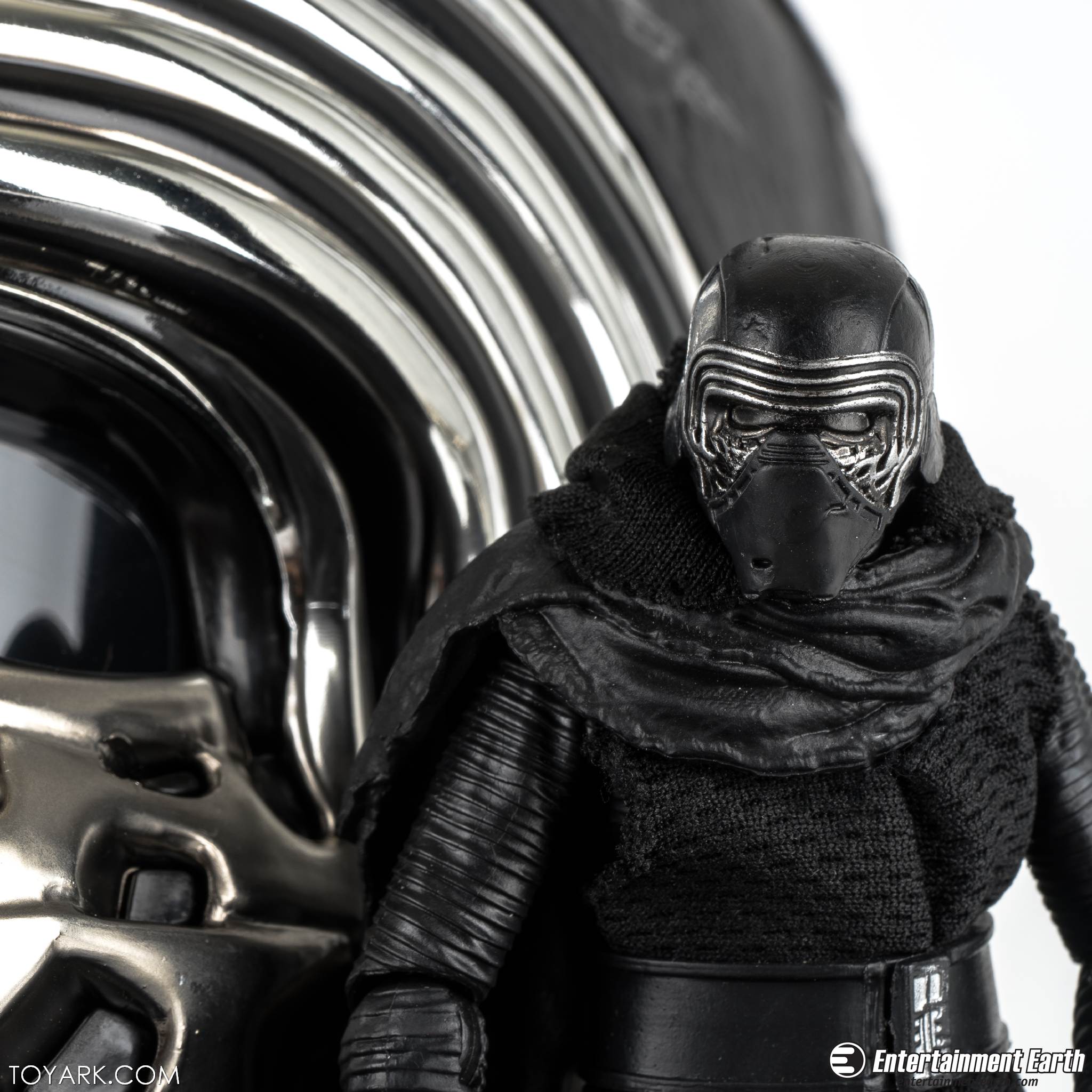 Kylo Ren Helmet 18