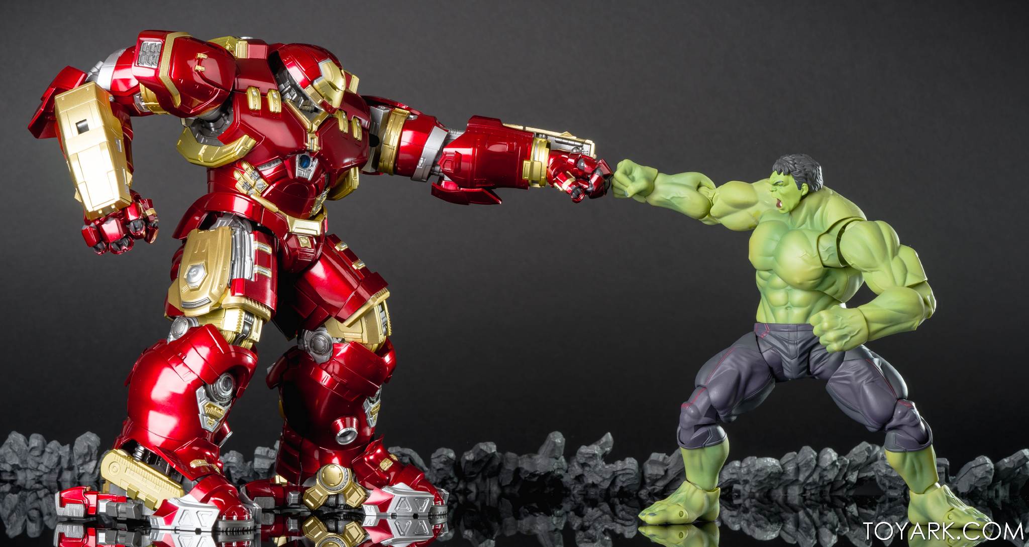 SH Figuarts Hulkbuster 059