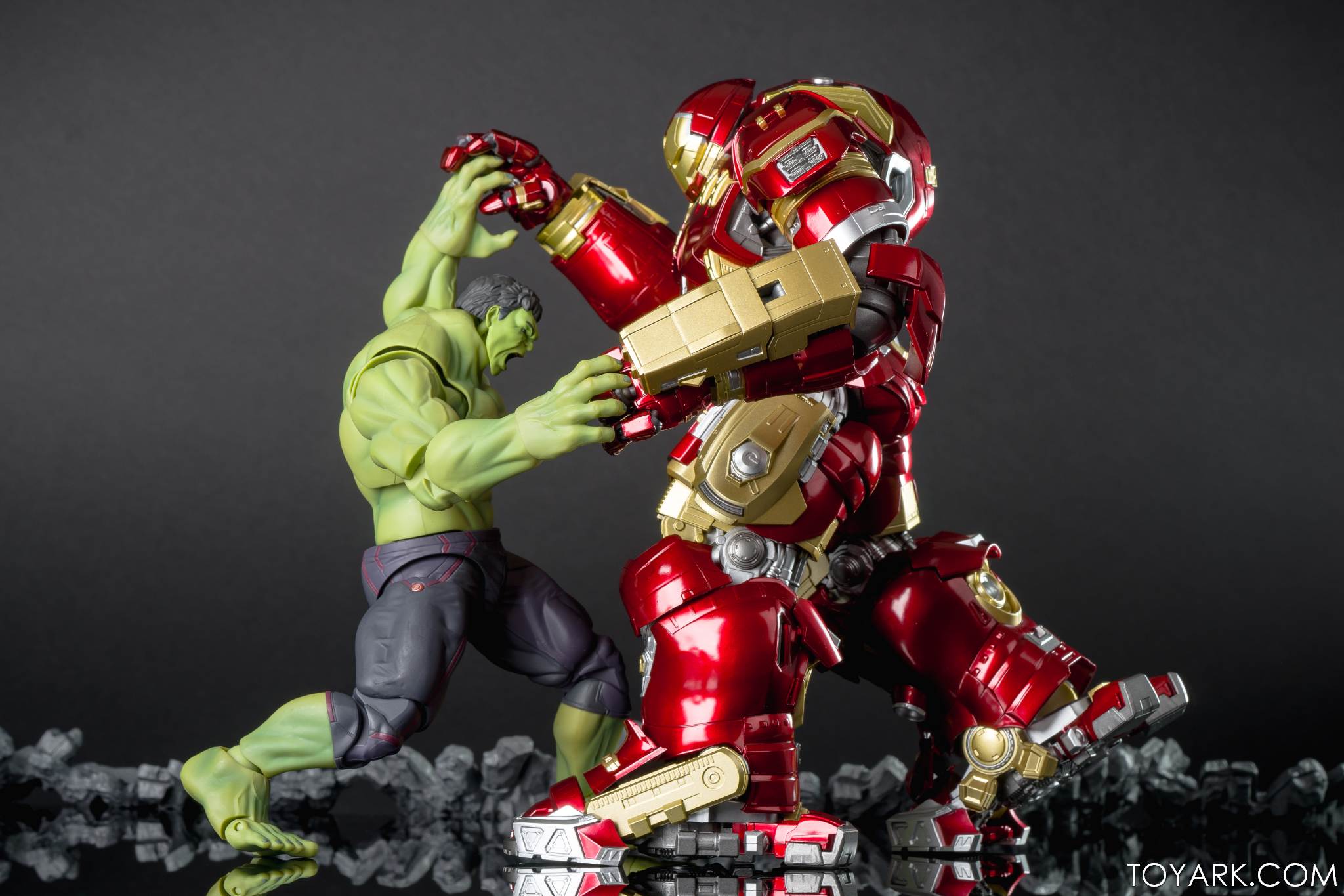 SH Figuarts Hulkbuster 061