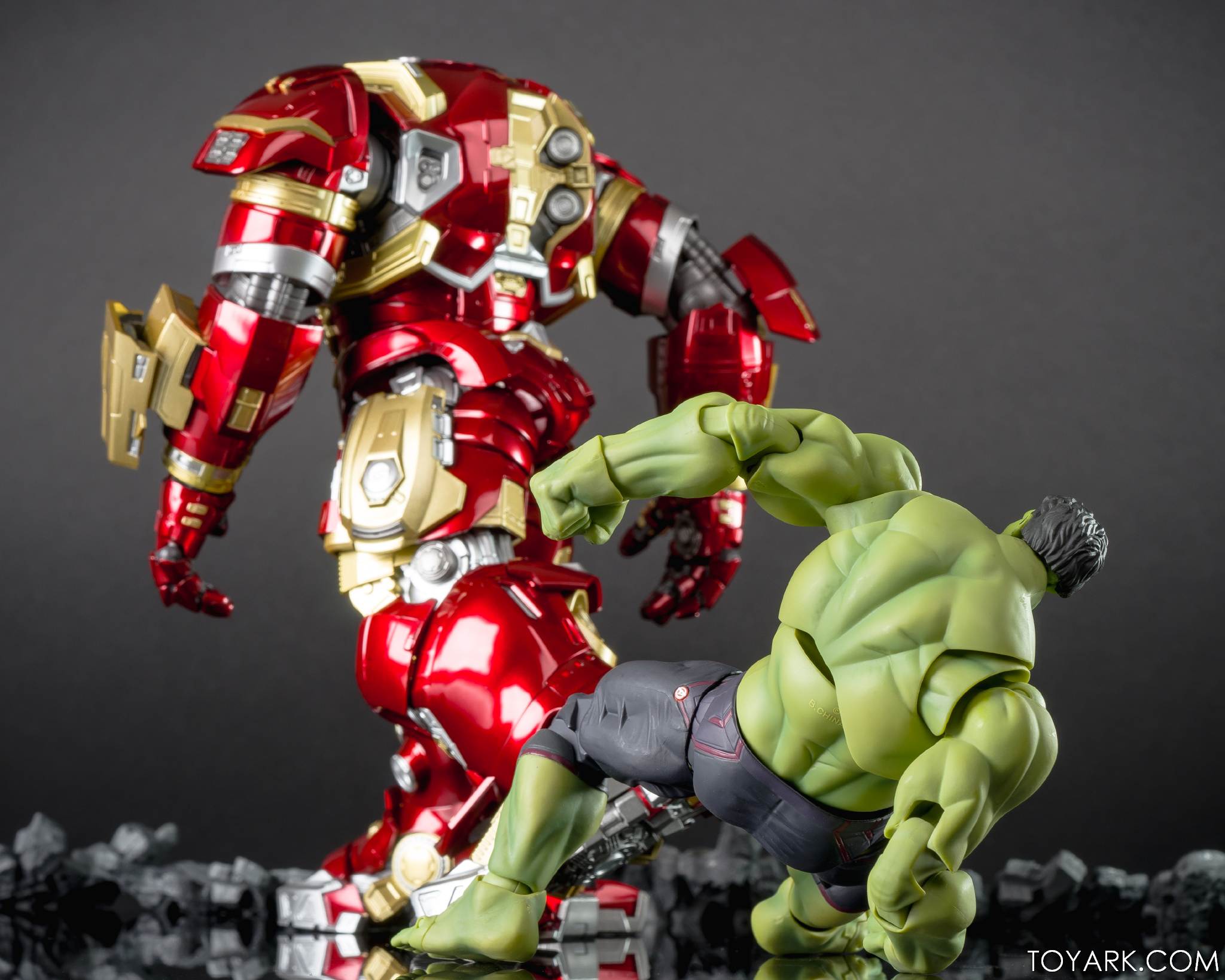 SH Figuarts Hulkbuster 074