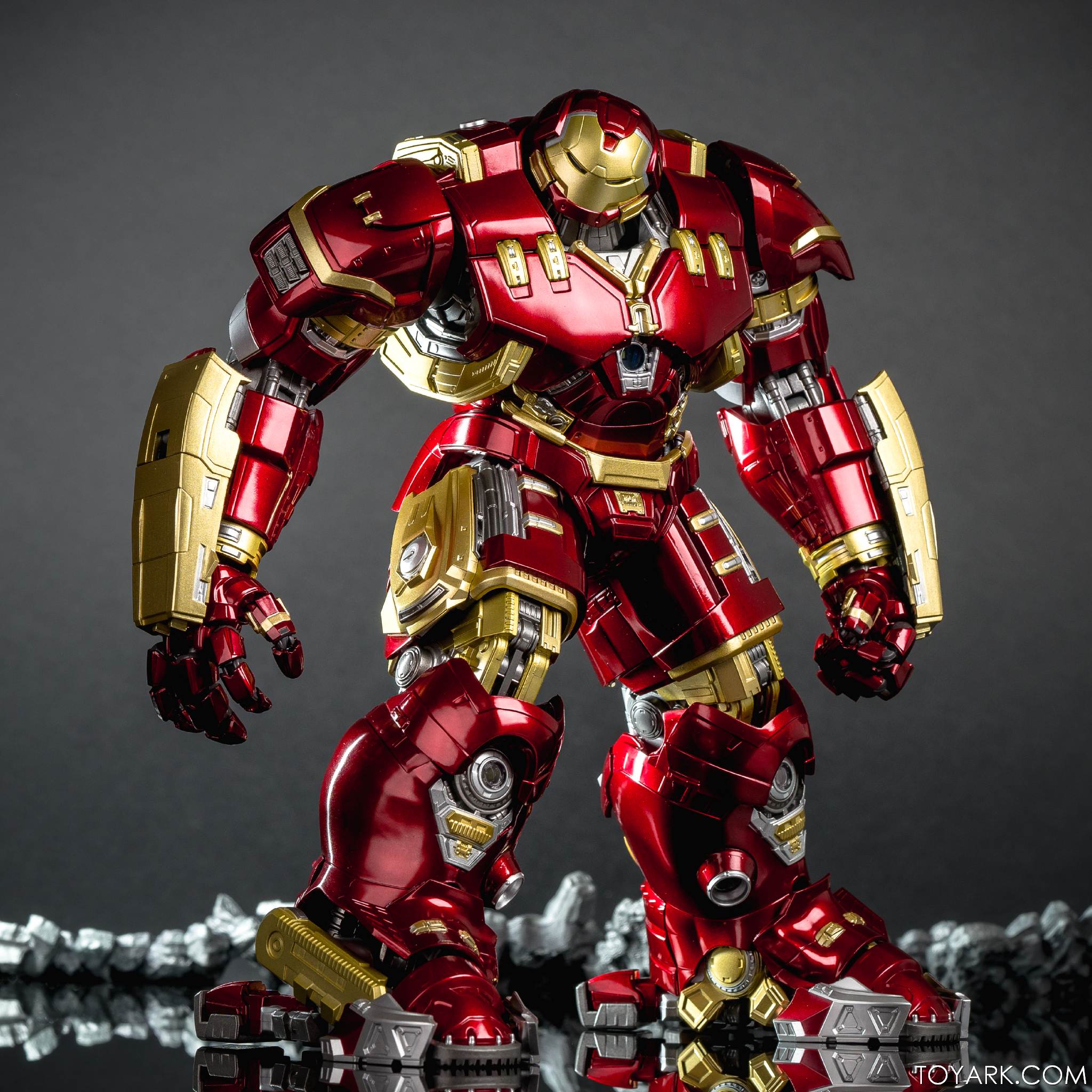 SH Figuarts Hulkbuster 102