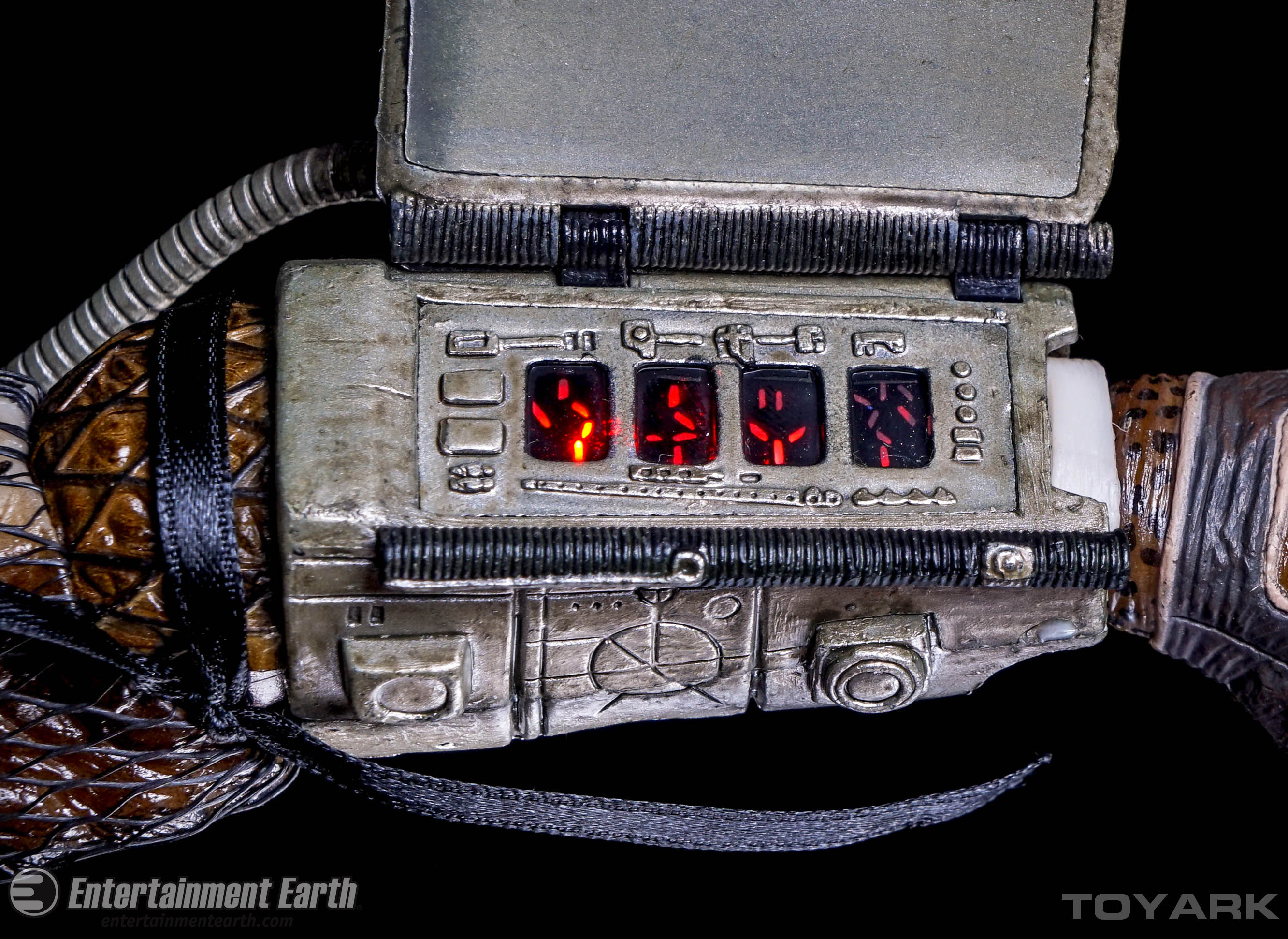 http://www.toyark.com/wp-content/uploads/2016/03/NECA-Quarter-Scale-Jungle-Hunter-Predator-044.jpg