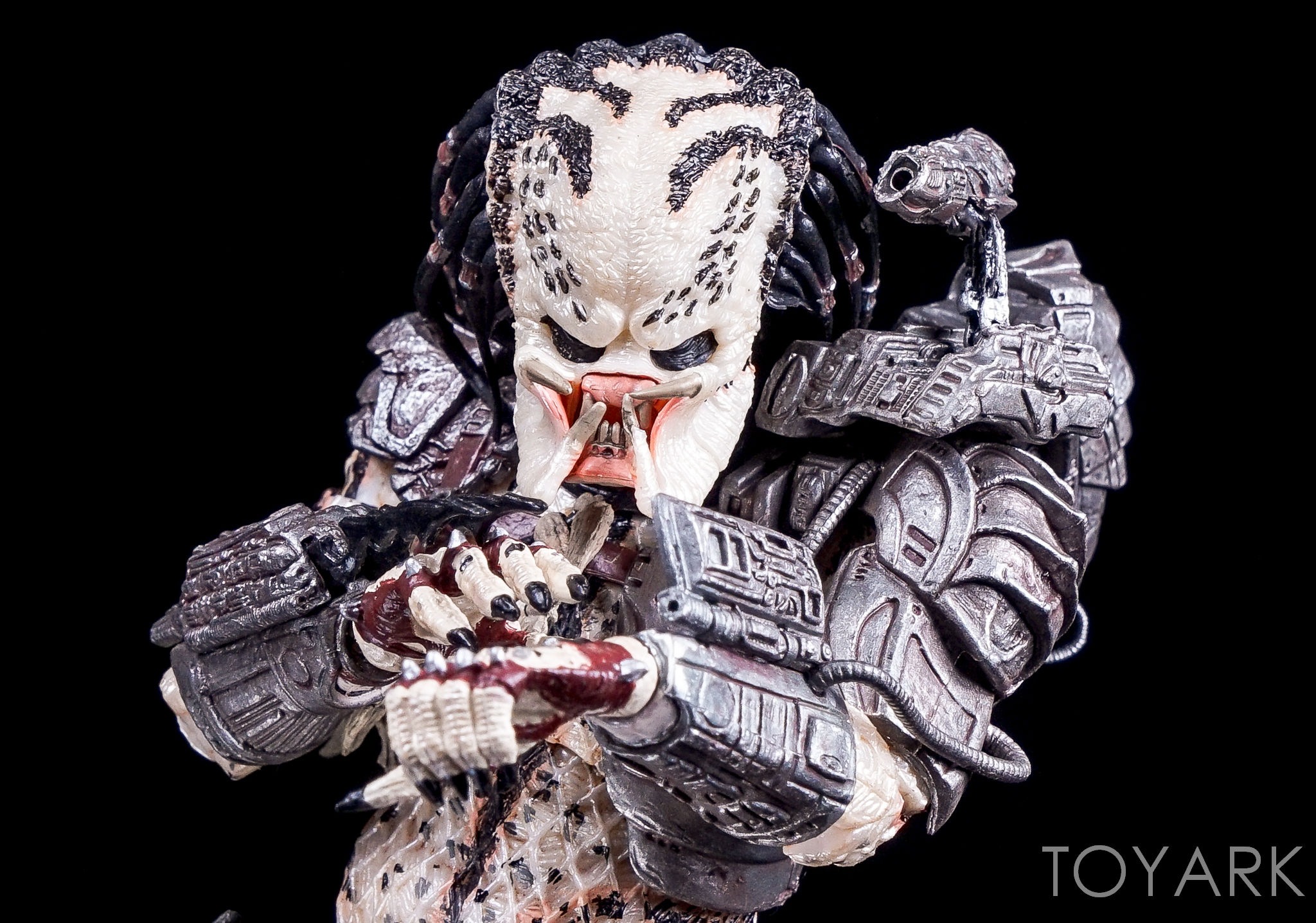 http://www.toyark.com/wp-content/uploads/2016/10/Predator-Series-16-NECA-086.jpg