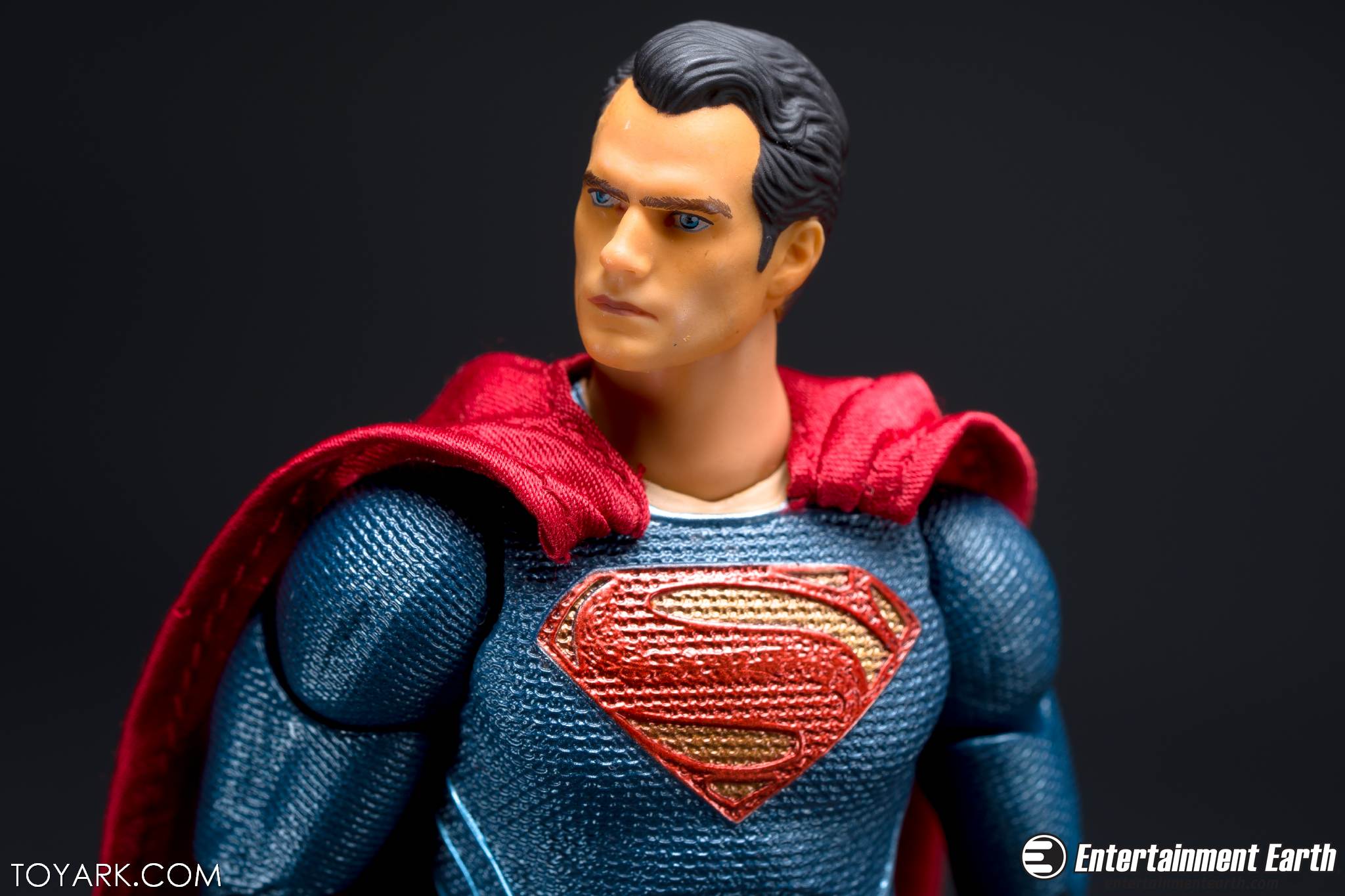 Mafex BVS Superman 17