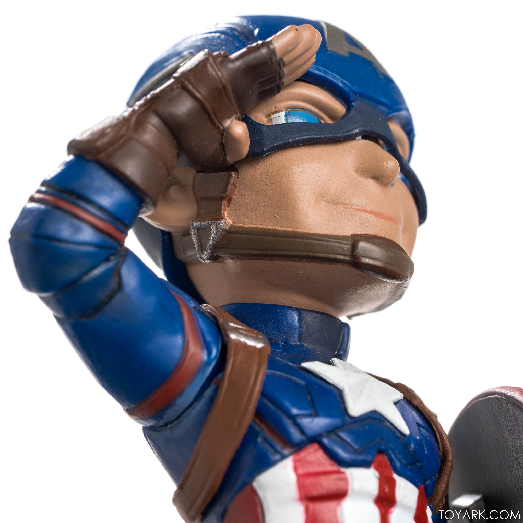 QMx Q Fig Captain America 10