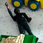 Need help Identifying two Figures-260186630_265736165584324_8388840231640389743_n.jpg