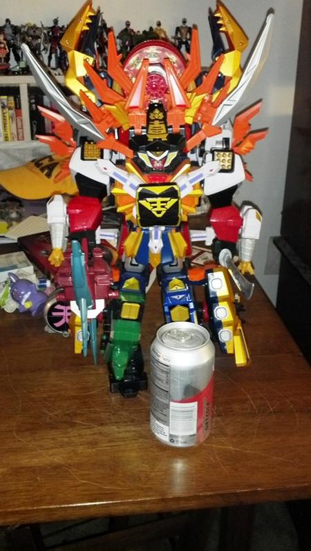Power Rangers Samurai Super Megazord w/soda can for scale.