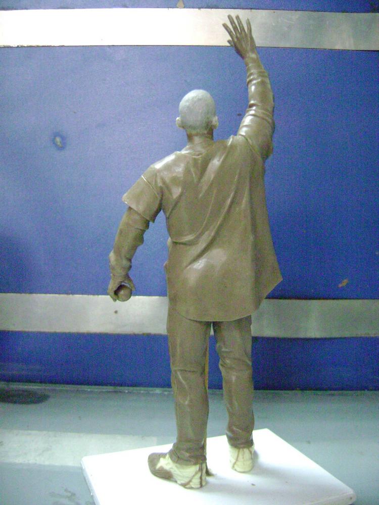 1st Step for Prototype making: clay sculpturing
Obama playing baseball