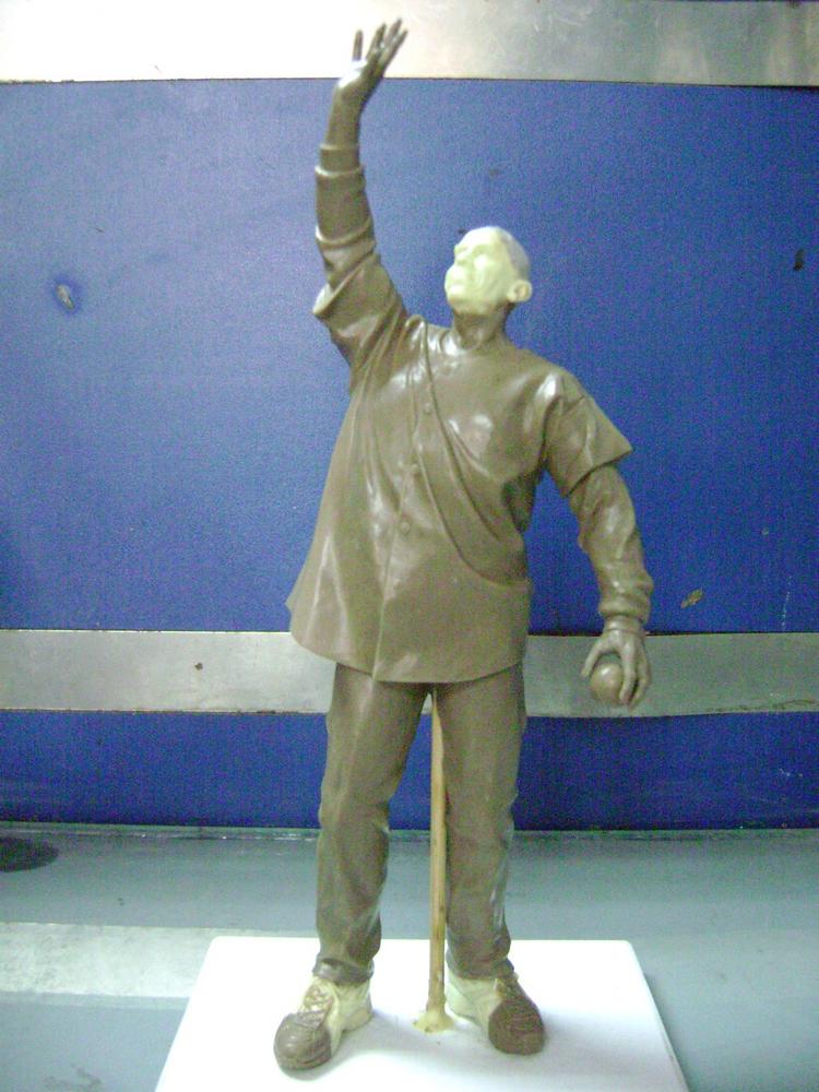 1st Step for Prototype making: clay sculpturing
Obama playing baseball