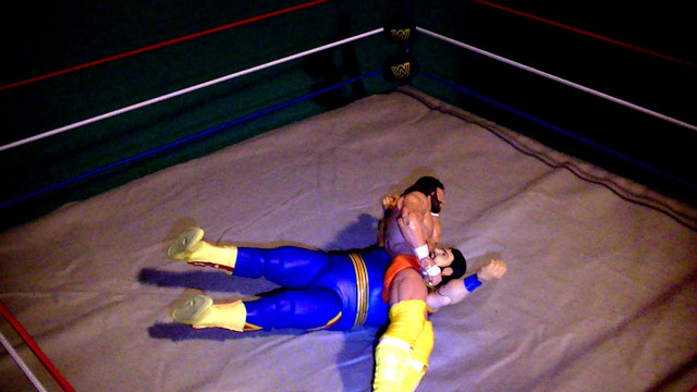 Savage connects with Akeem's head!!