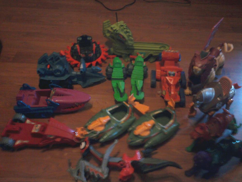 Masters of the Universe 1: Asking $70 plus $30 S&H. This applies to all MotU pics, save for Snake Mountain and Grayskull. I will entertain best offers.