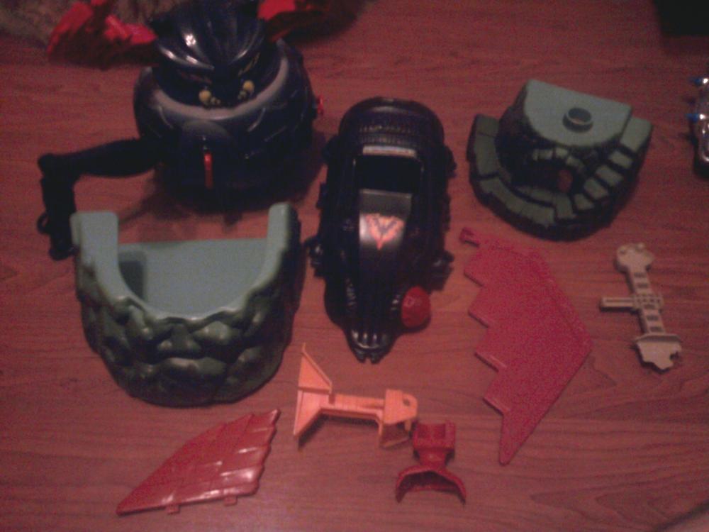 Masters of the Universe 2: Asking $70 plus $30 S&H. This applies to all MotU pics, save for Snake Mountain and Grayskull. I will entertain best offers.
