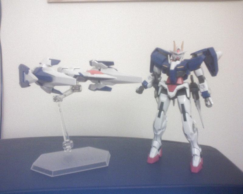 0 Raiser and 00 Gundam 1