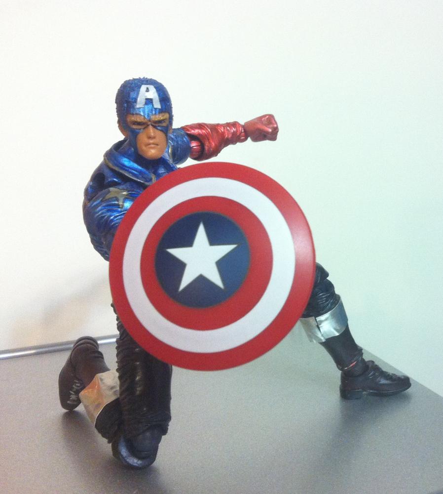 Captain America Revoltech (by Ariel Customs)