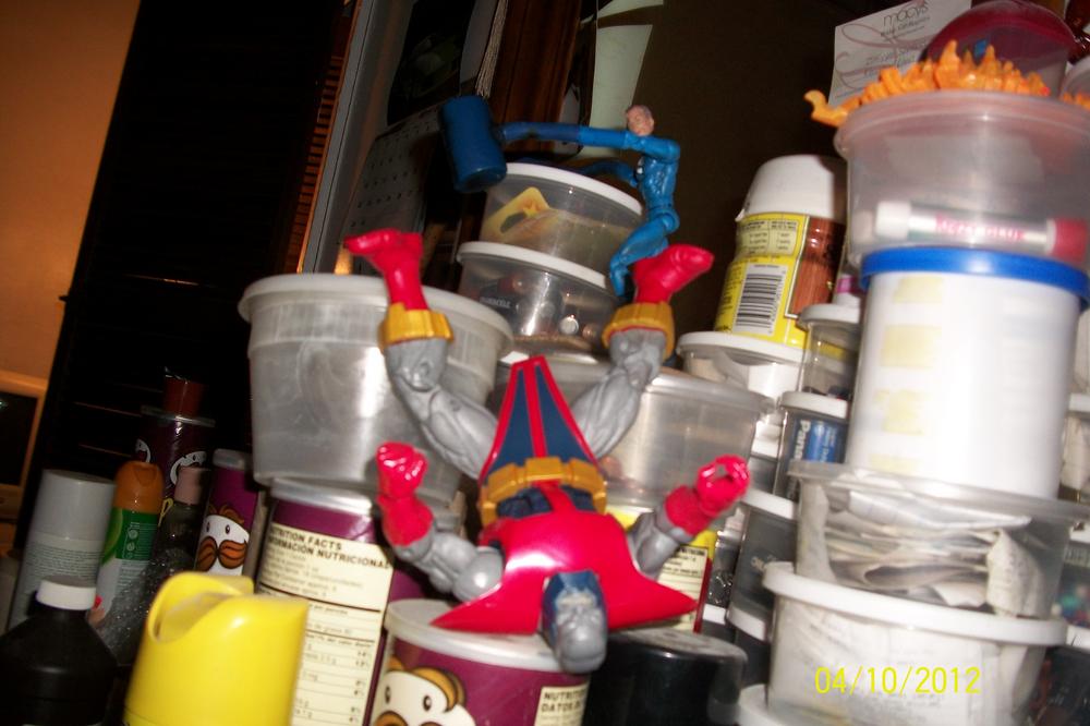 100 6156  Reed Richards topples the terrible Terrax!