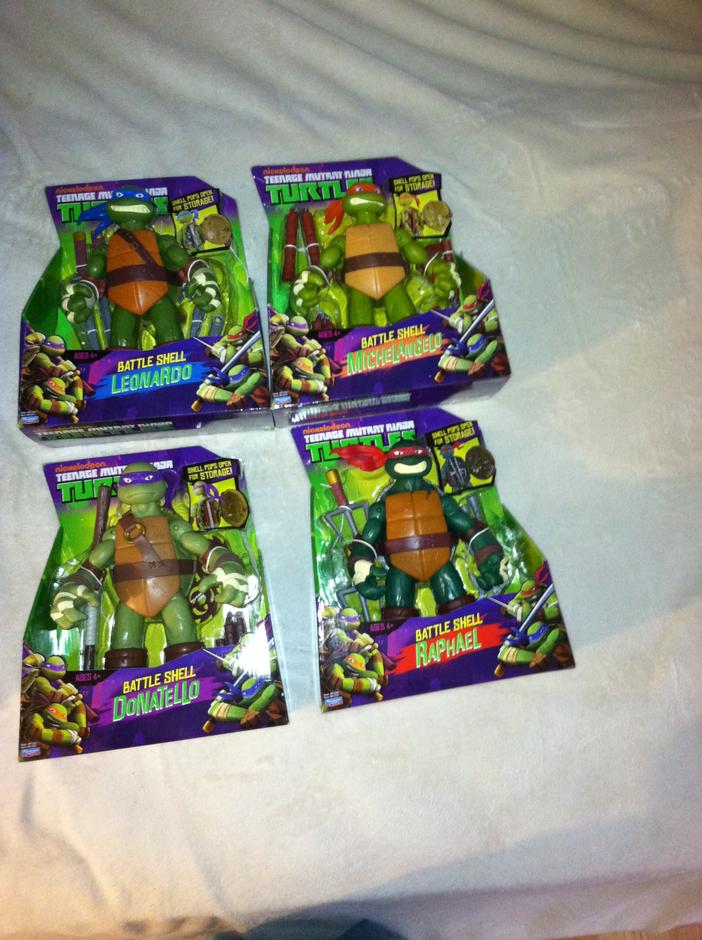 11" Figures