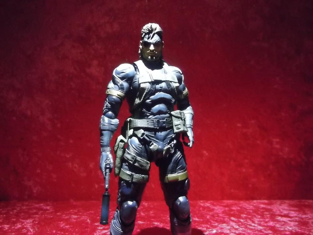 PLAY ARTS KAI "METAL GEAR SOLID: PEACE WALKER" SNEAKING SUIT SNAKE