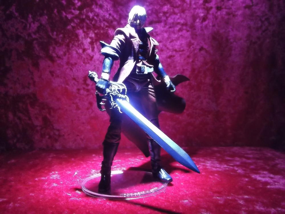 NECA DEVIL MAY CRY DANTE FIGURE