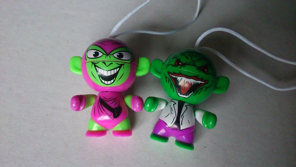 Avengers Kinder Egg Toys : Lizard and Green Goblin