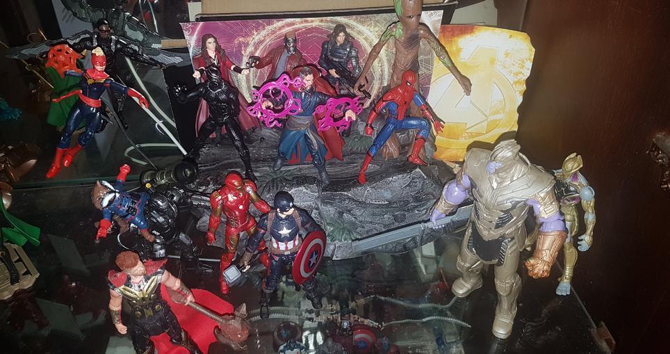 AVENGERS...PARTLY ASSEMBLE!!!
(also pay no attention to Thors hair)