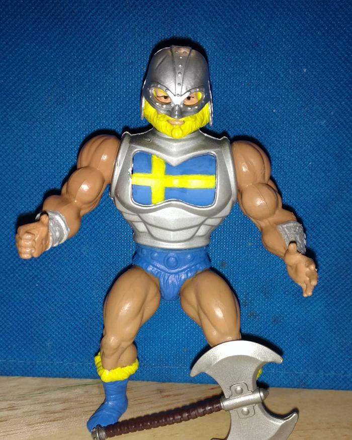 Björn Bloodaxe
Galactic mercenary hired to fight the Horde.
