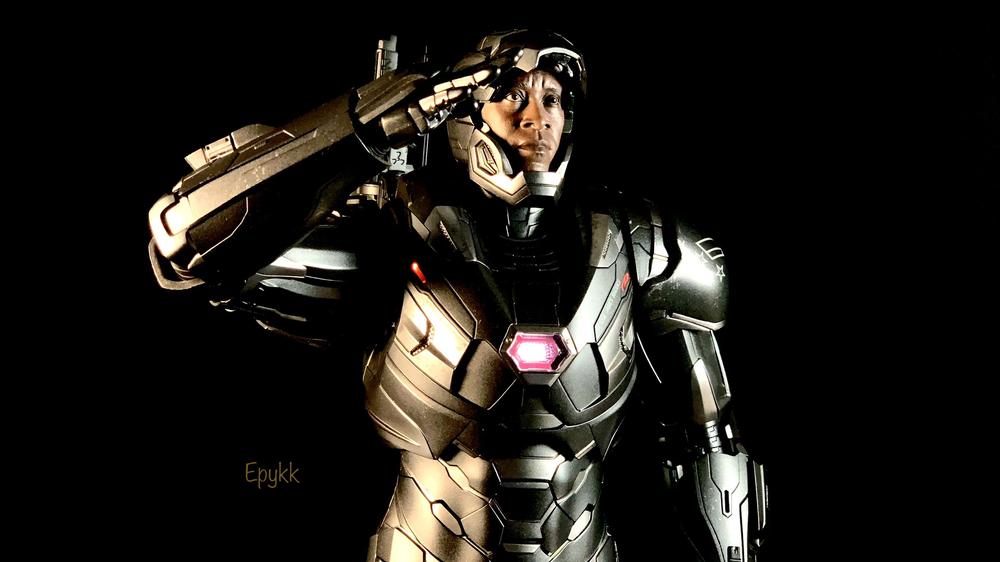 Hot Toys
Marvel Avengers: Endgame
War Machine Mk-6
