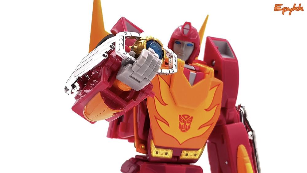 FansToys
FT-18 Hoodlum as
Transformers
Hot Rod (G1)