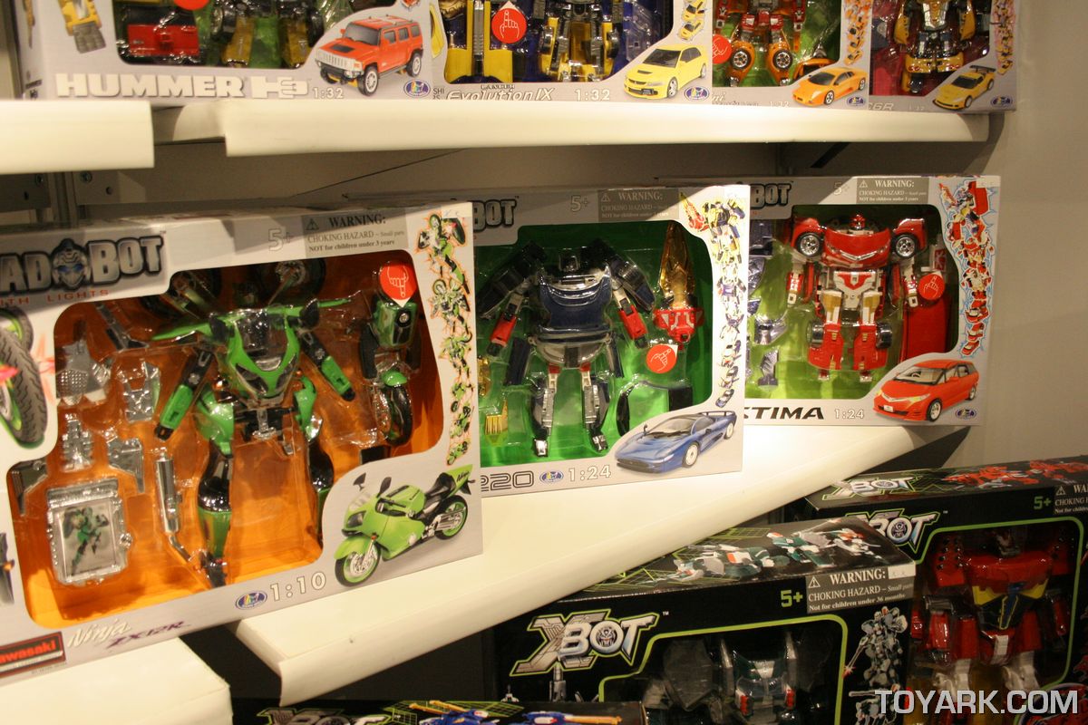 HAPPY WELL ROADBOT WITH トランスフォーマー 風 Happy Well Transformers Lot ROADBOT LICENSED RED FORD GT