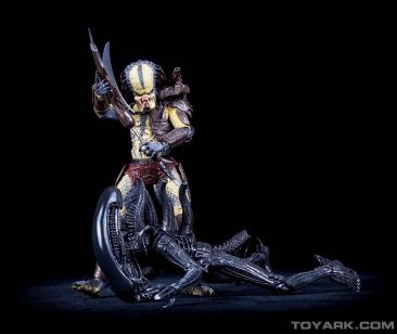 Toyark First Look - Alien vs Predator Toys R Us Exclusive Kenner