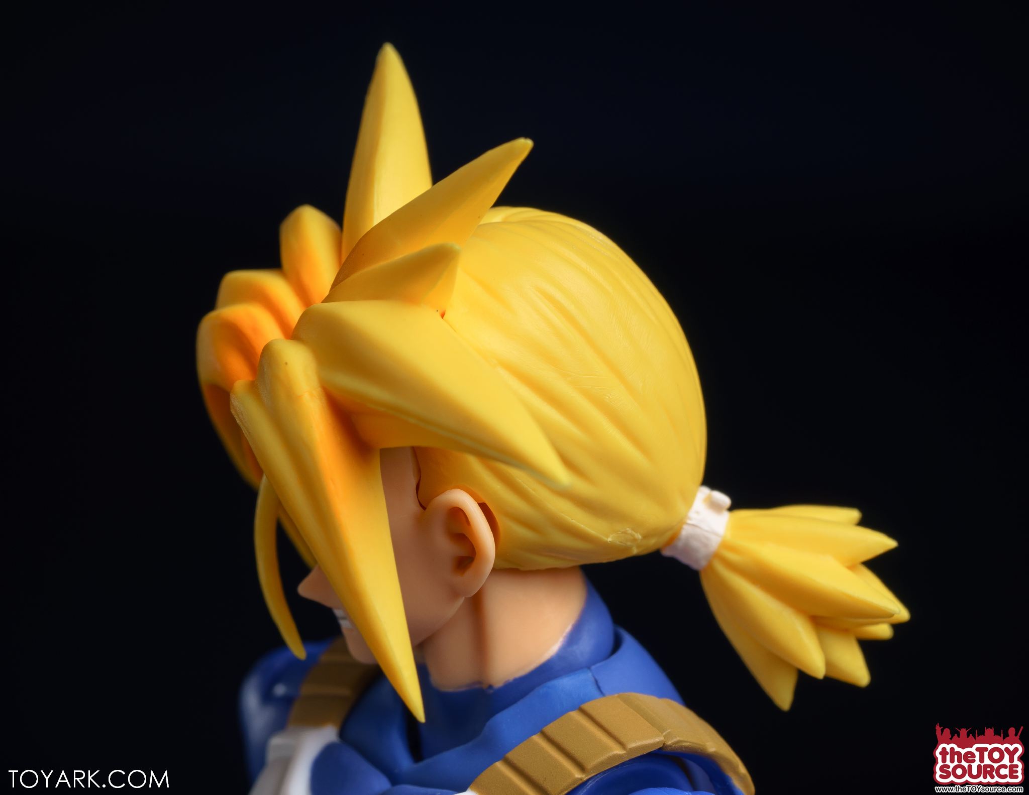 S.H. Figuarts Super Saiyan Armor Trunks In-Hand Gallery - The Toyark - News