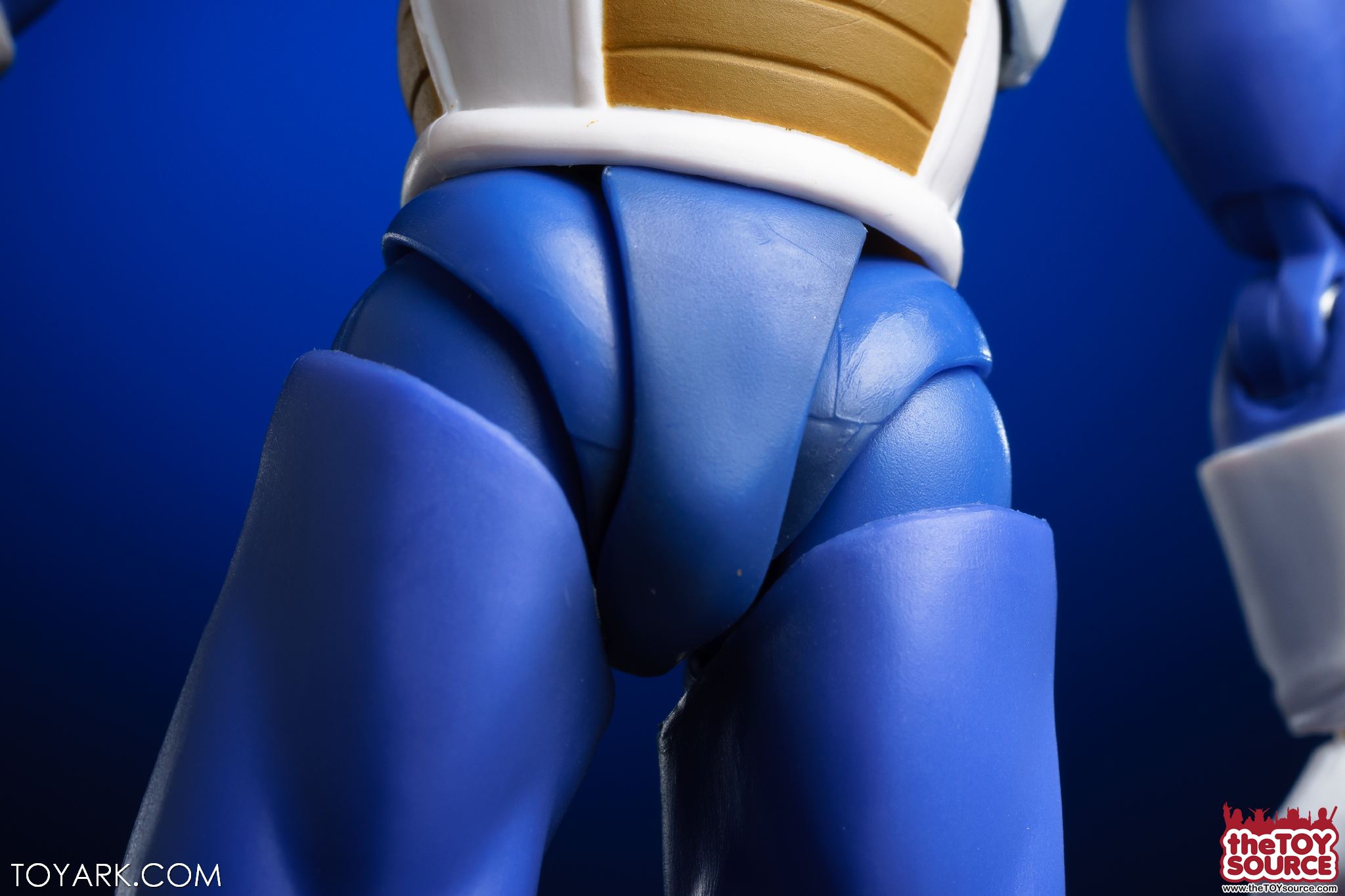 S.H. Figuarts Super Saiyan Armor Trunks In-Hand Gallery - The Toyark - News