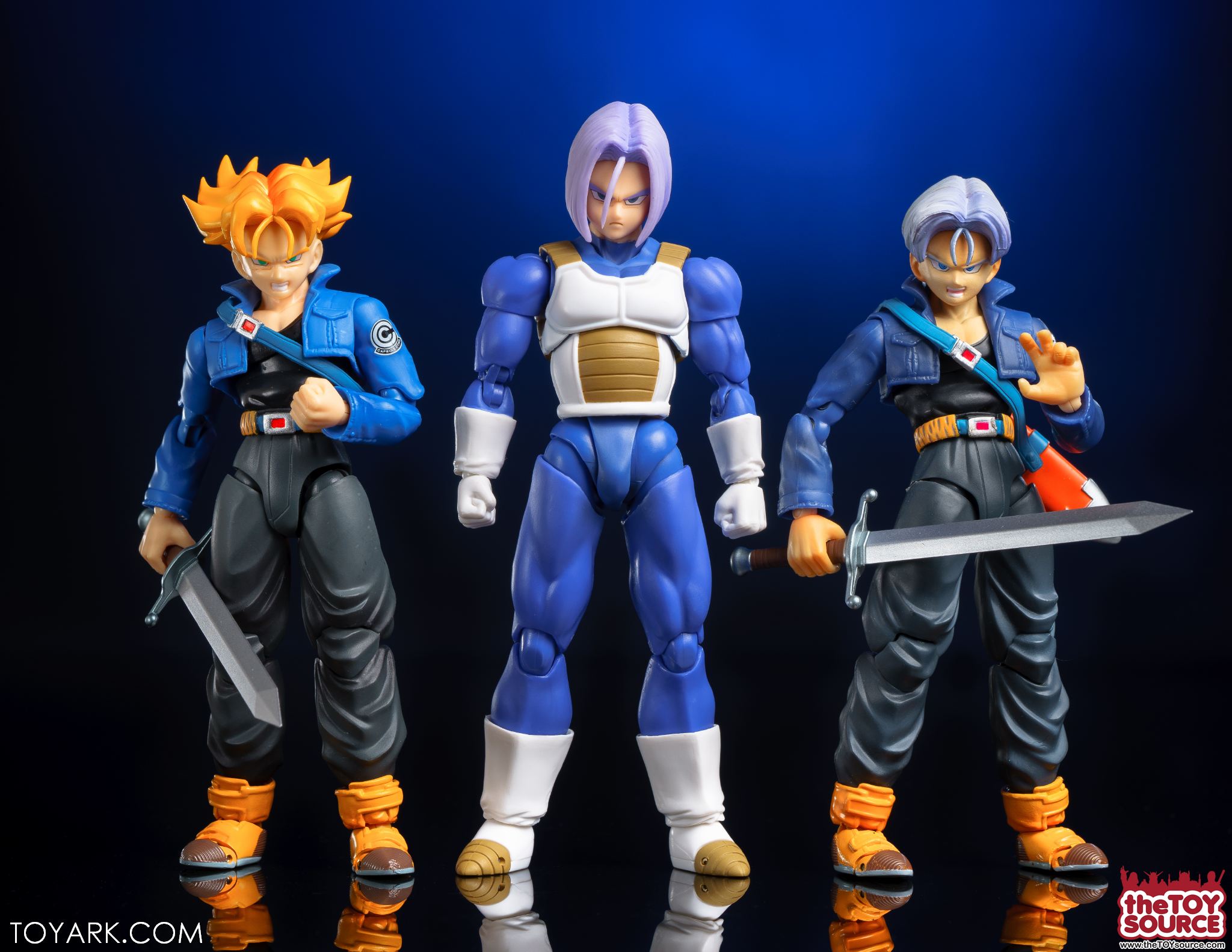 S.H. Figuarts Super Saiyan Armor Trunks In-Hand Gallery - The