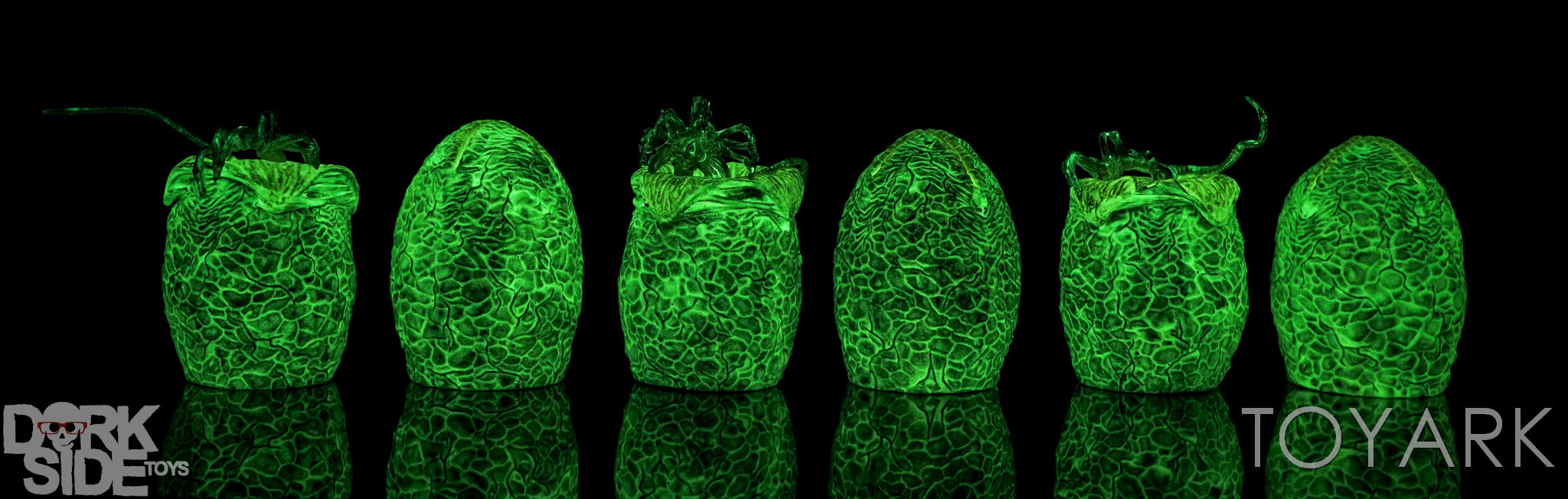 NECA Alien Egg Carton Glow-in-the-Dark Alien Eggs Accessory Pack (4 Pack)  Loot Crate Exclusive