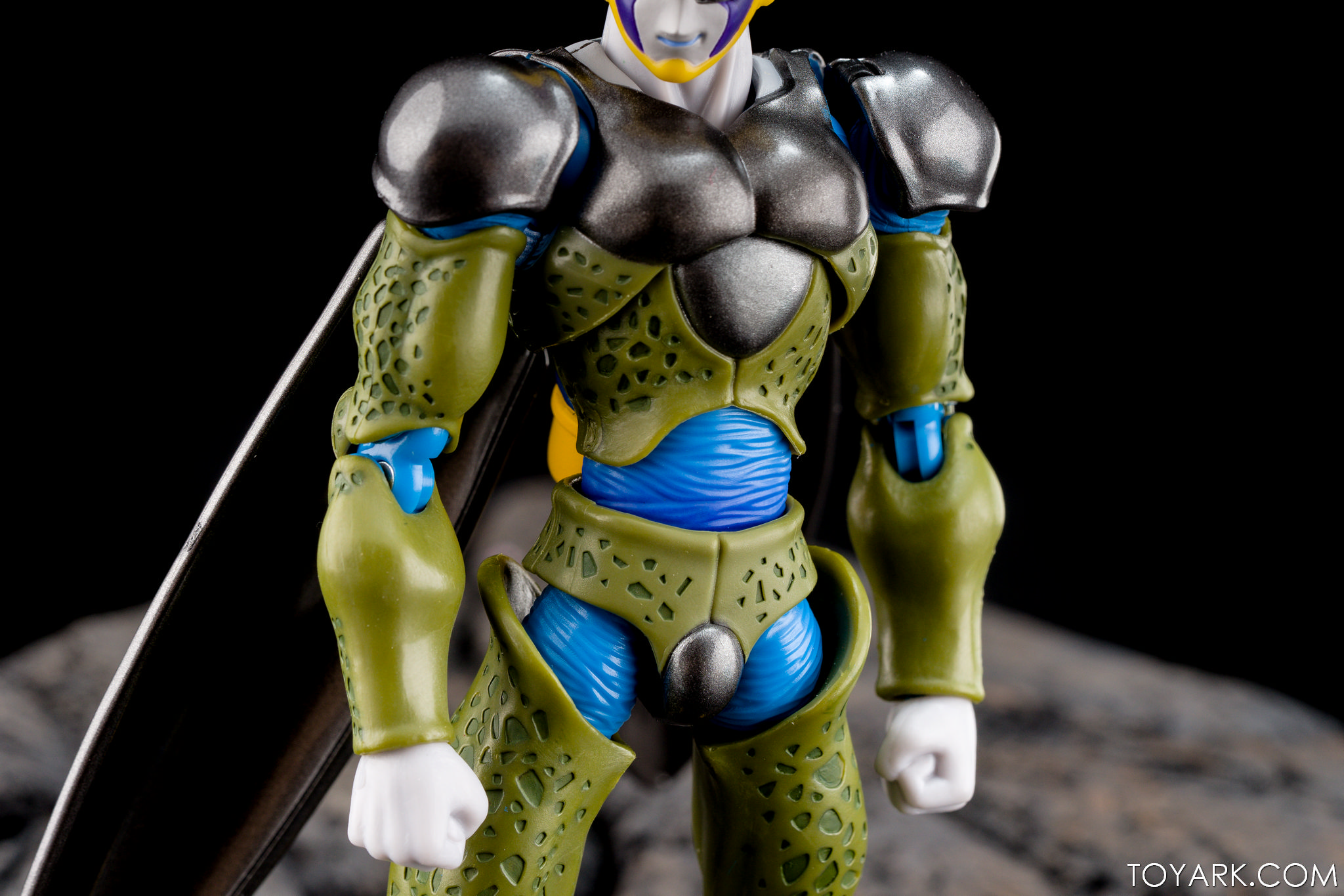SHFiguarts Perfect Cell フィギュア Amazon.com: Bandai Tamashii Nations S.H. Figuarts Cell