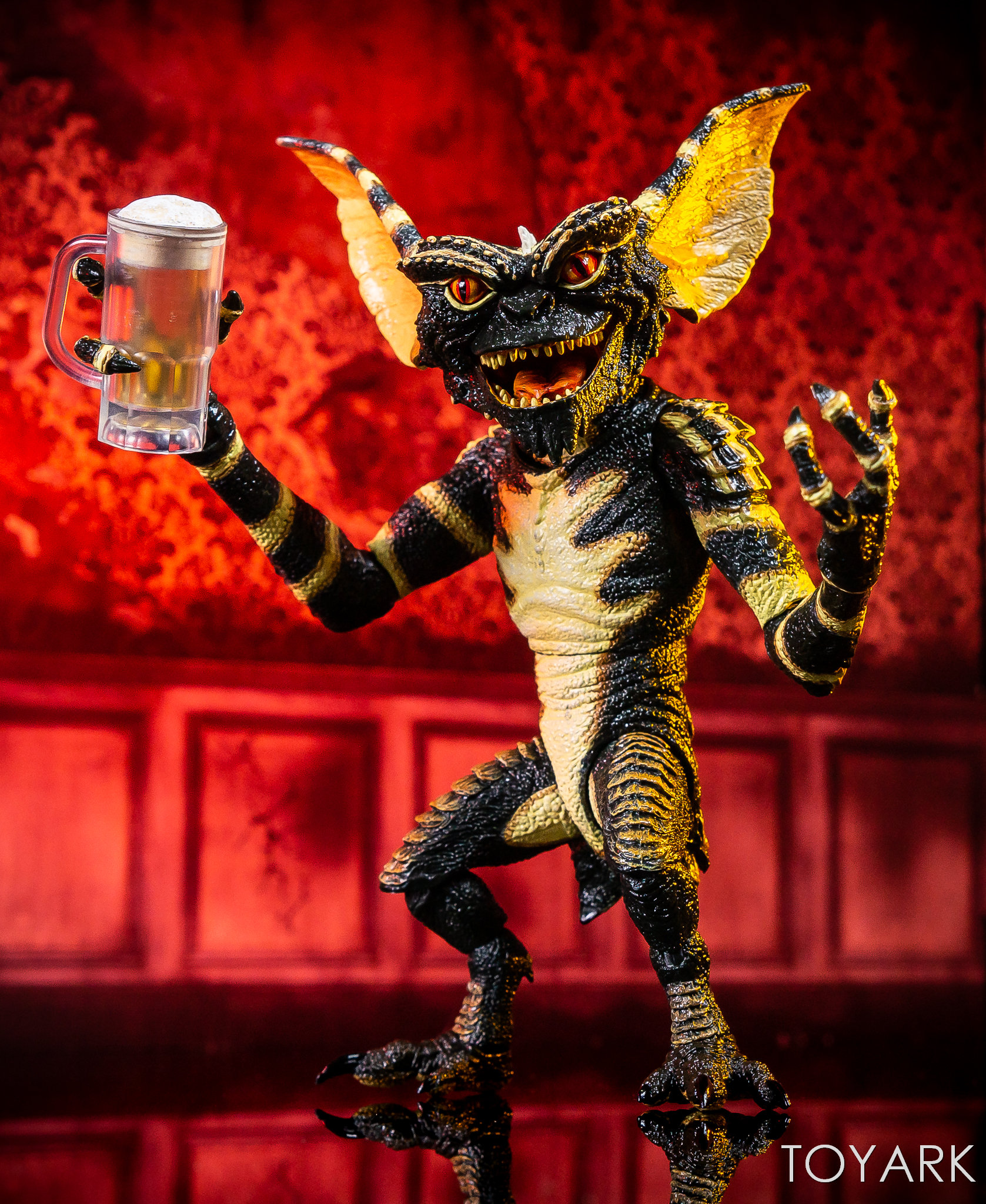 https://www.toyark.com/wp-content/uploads/2018/11/Ultimate-NECA-Gremlin-Figure-032.jpg