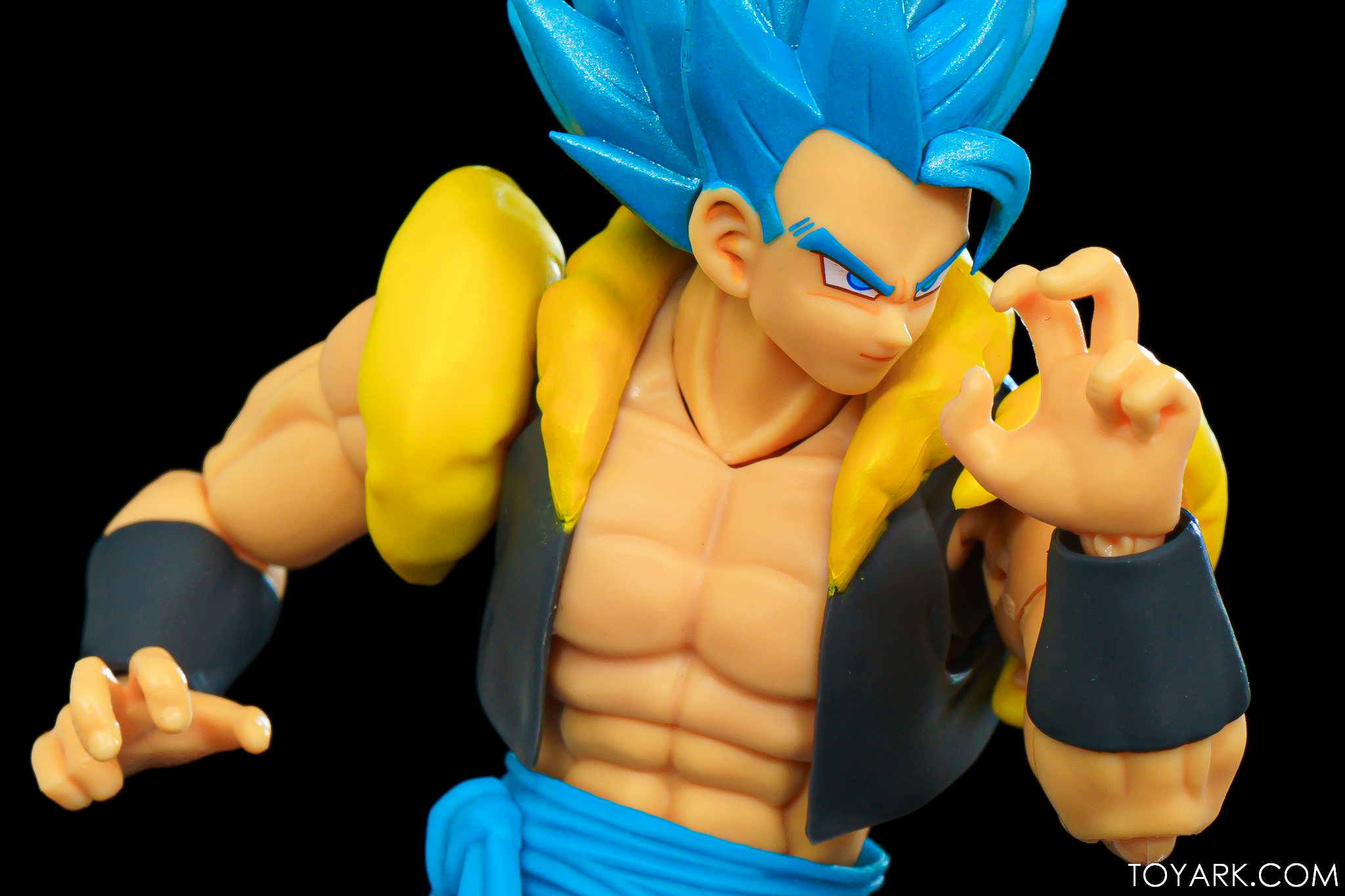 S.H. Figuarts Dragonball Super Gogeta In-Hand Gallery - The Toyark - News