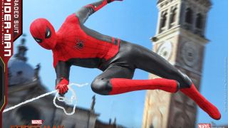 Hot Toys Upgrade Suit Spider Man 016