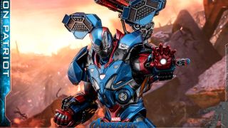 Hot Toys Endgame Iron Patriot 005