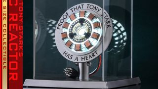 Hot Toys Iron Man Arc Reactor 006