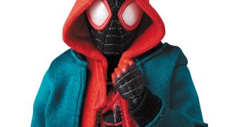 MAFEX Spider Verse Miles Morales 011