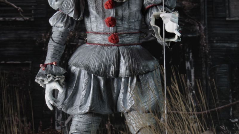 NECA Quarter Scale Pennywise Released 004