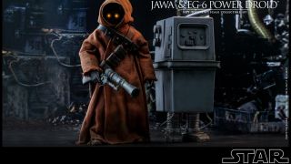 Hot Toys Jawa and Power Droid Set 015