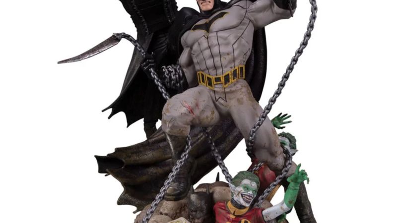 THE BATMAN WHO LAUGHS VS BATMAN BATTLE STATUE