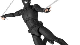 MAFEX Stealth Suit Spider Man 005